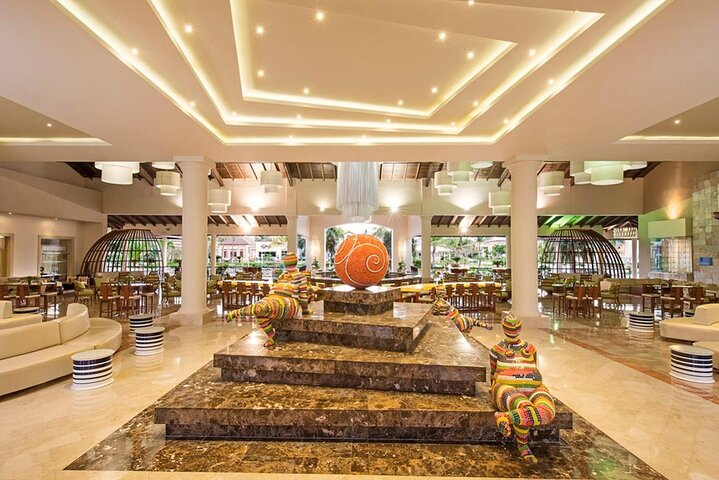 Private Transfer Punta Cana Airport to from Ocean Blue and Sand - Photo 1 of 5